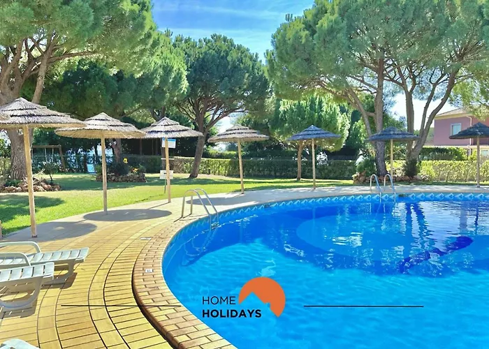 #270 T2 Bicos Flat S By Holidays Апартаменти *