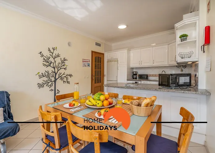 #270 T2 Bicos Flat S By Holidays Албуфейра